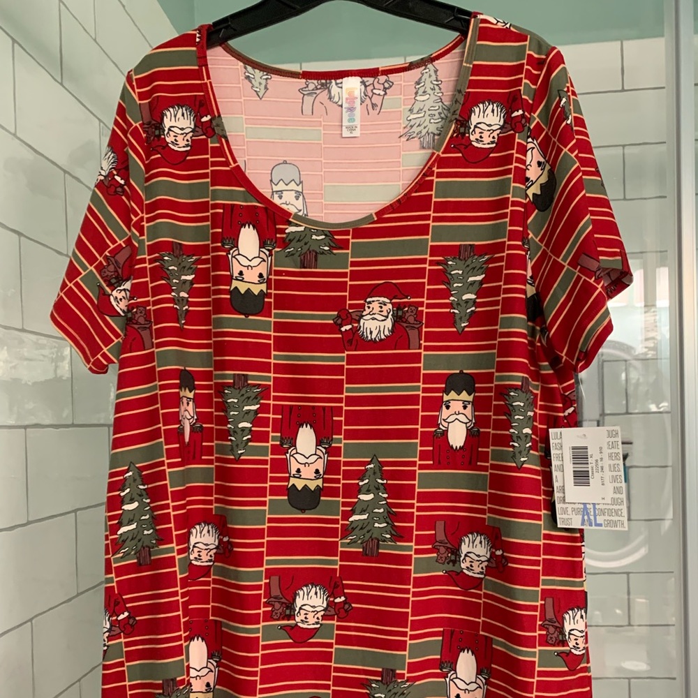 LuLaRoe red classic TShirt XL Santa themed